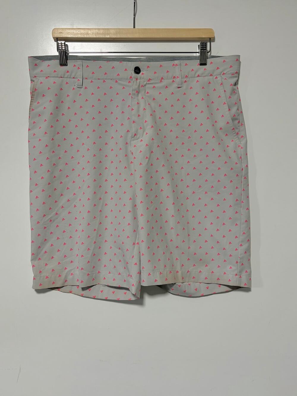 Men’s Adidas golf Short, Grey red logo dot pattern, size 34
